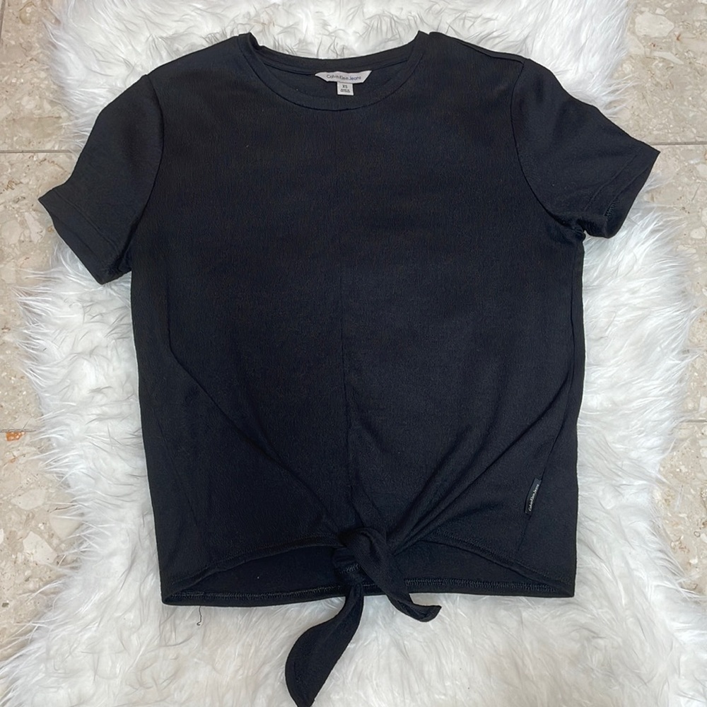 Calvin Klein jeans short sleeve tie top size XS fits like a small